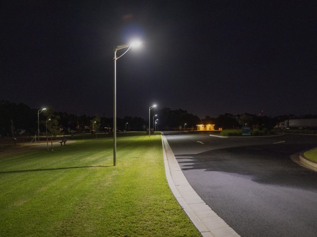 solar street lighting at night